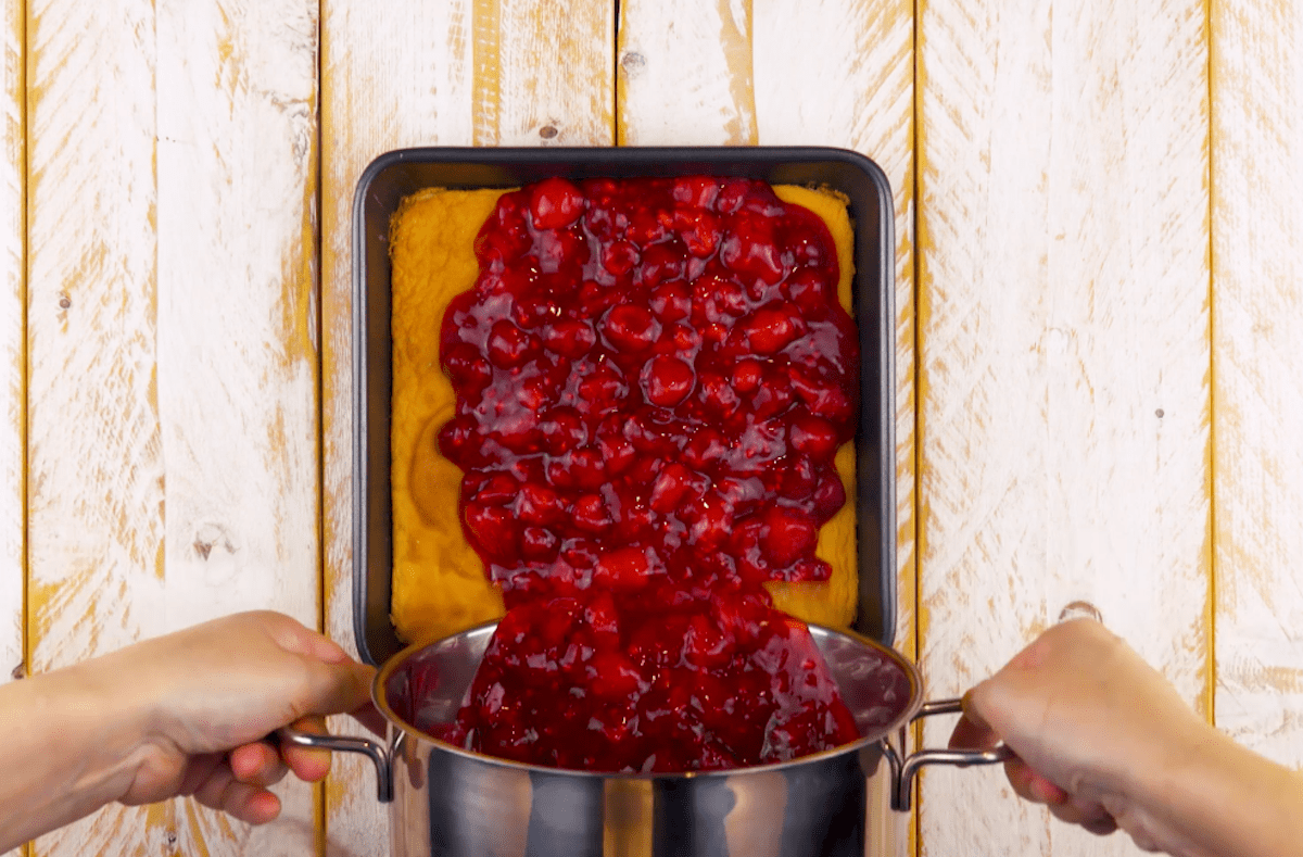 Himbeer-Keks-Kuchen mit 4 leckeren Schichten - Leckerschmecker