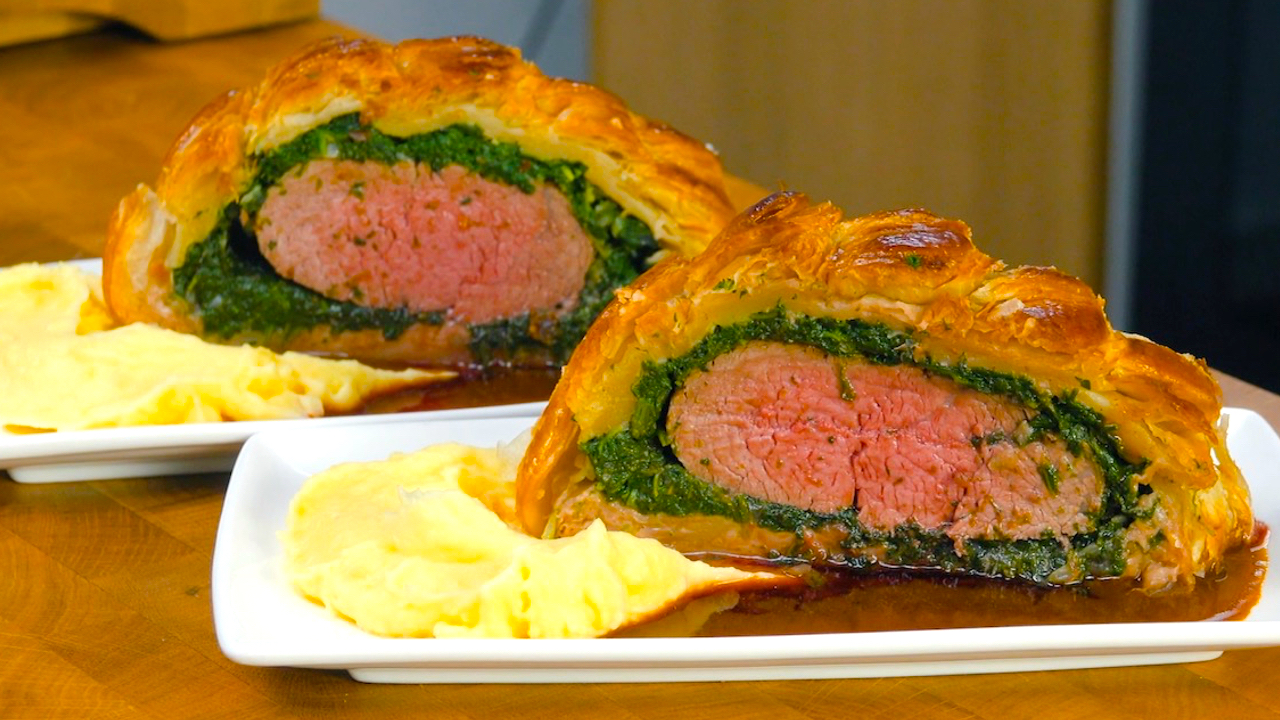 Beef Wellington | Rinderfilet und Blattspinat in Blätterteig ...