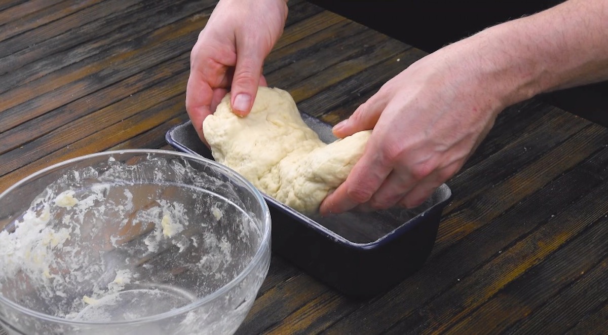 Gefülltes Brot mit Gemüse, Hackfleisch und Käse - Leckerschmecker