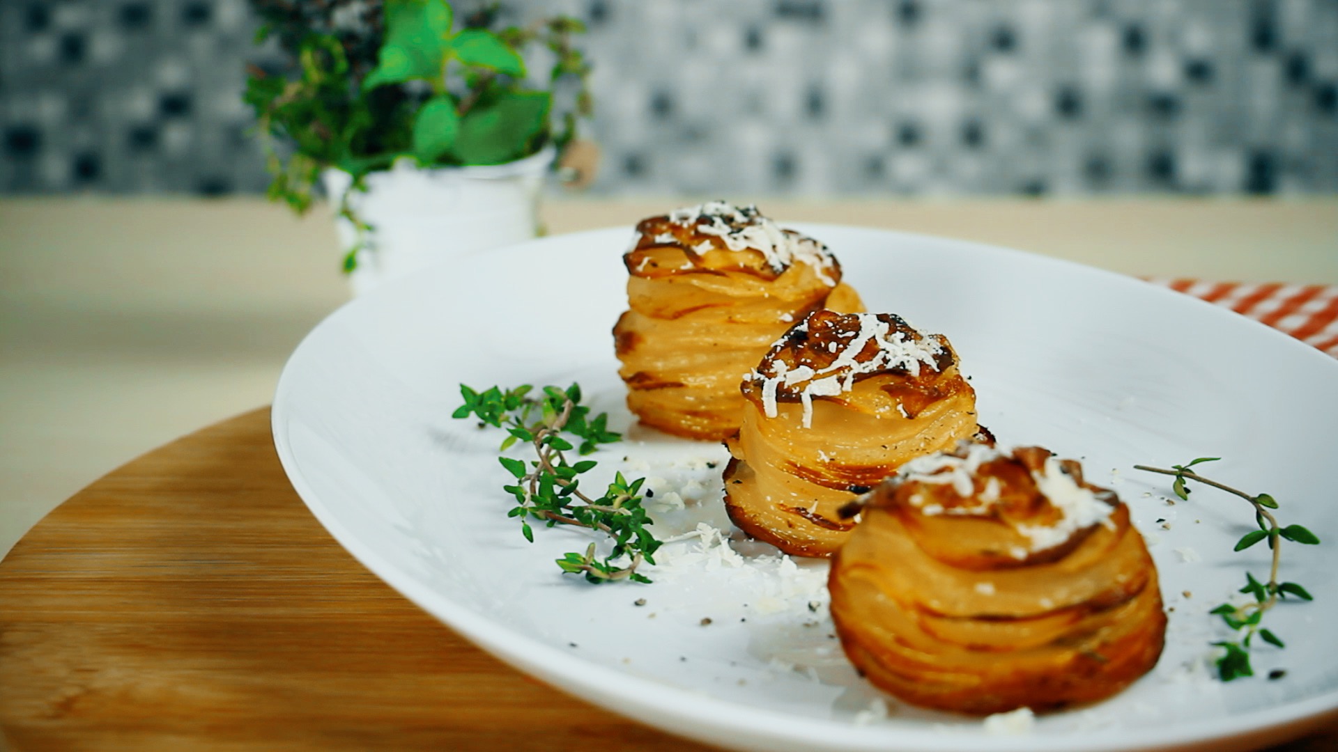 Kartoffel-Muffins mit Parmesan: kreative Rezept-Idee - Leckerschmecker