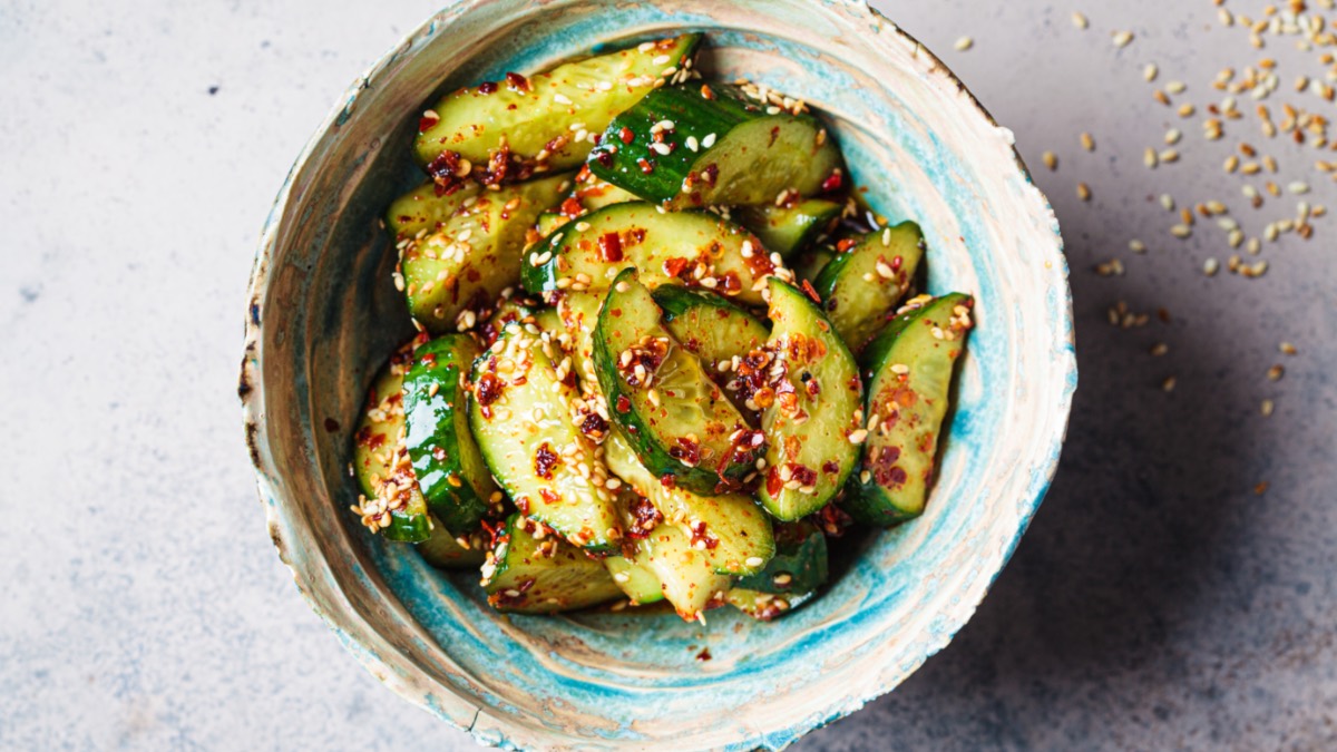 Chinesischer Gurkensalat mit Chili: einfach und pikant - Leckerschmecker