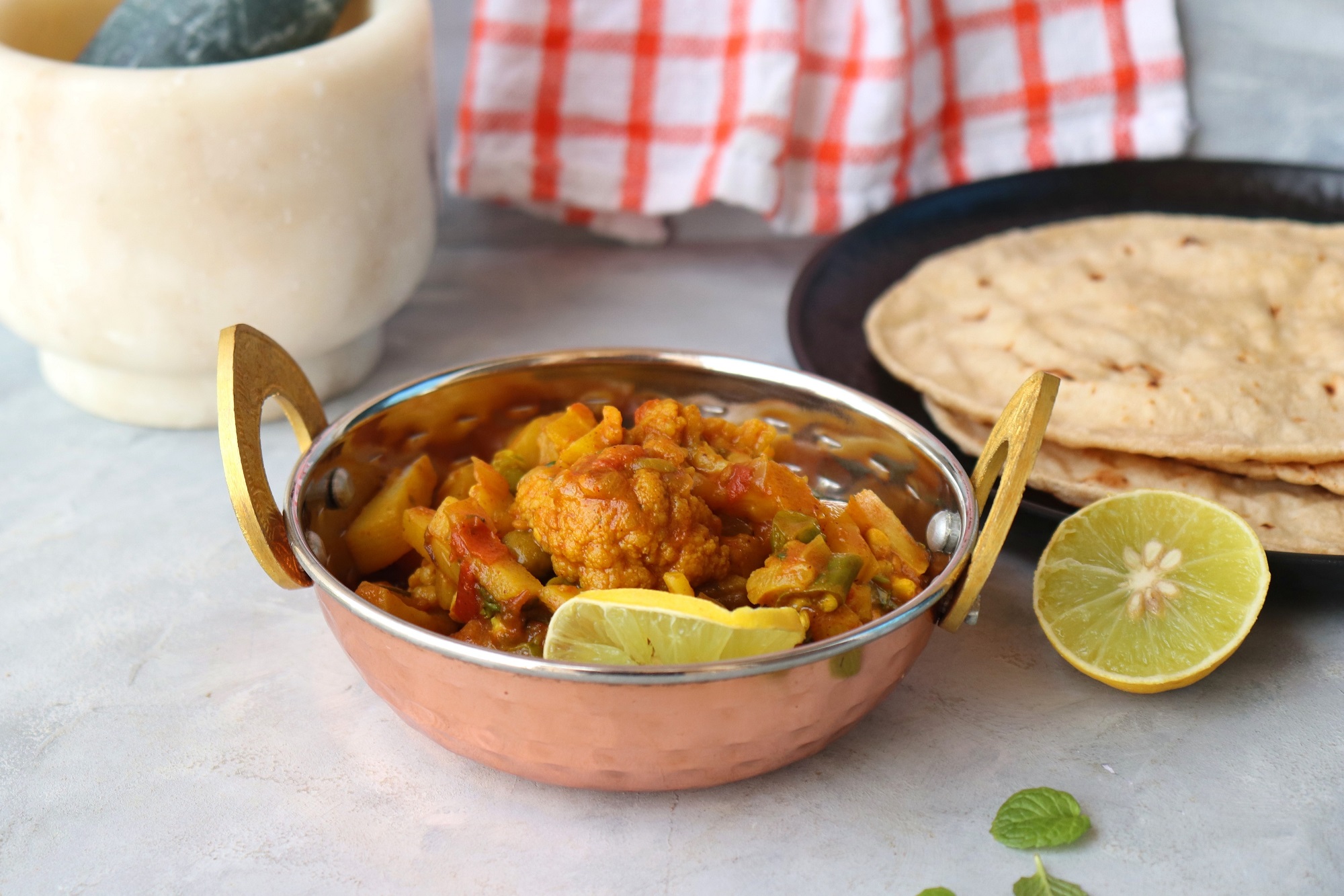 Aloo Gobi: Rezept für indisches Kartoffel-Blumenkohl-Curry ...