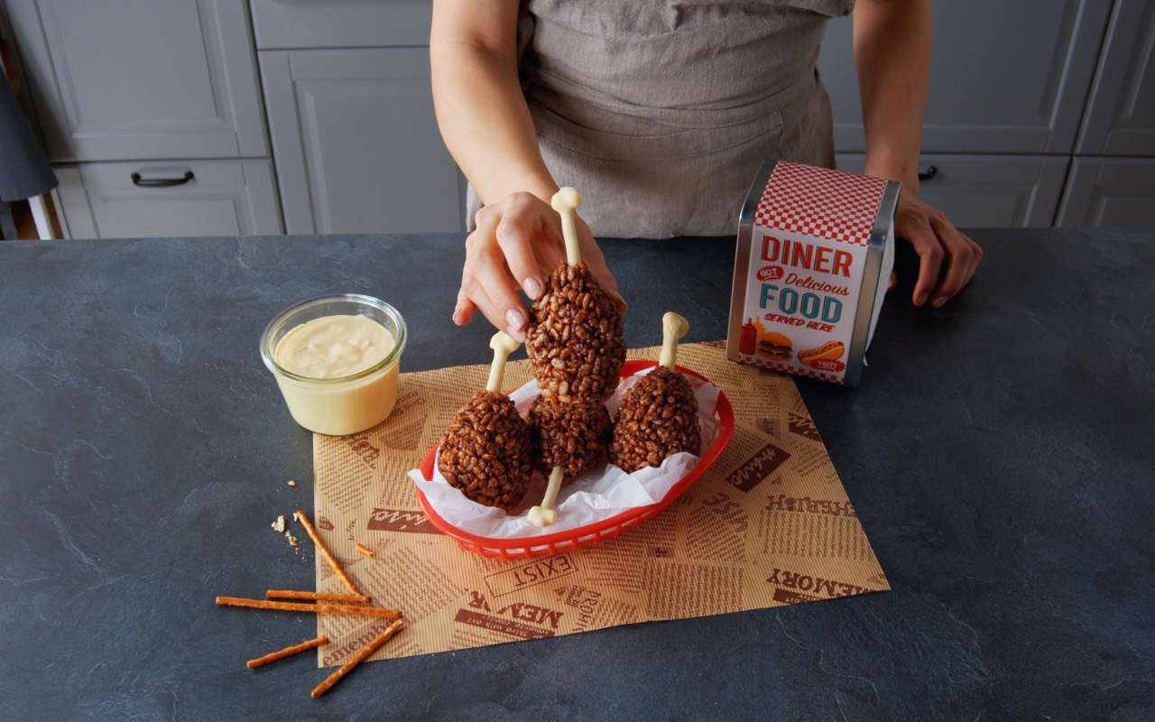 Knusperkeulen aus Reiscrispies und Schokolade: süßer EM-Snack ...