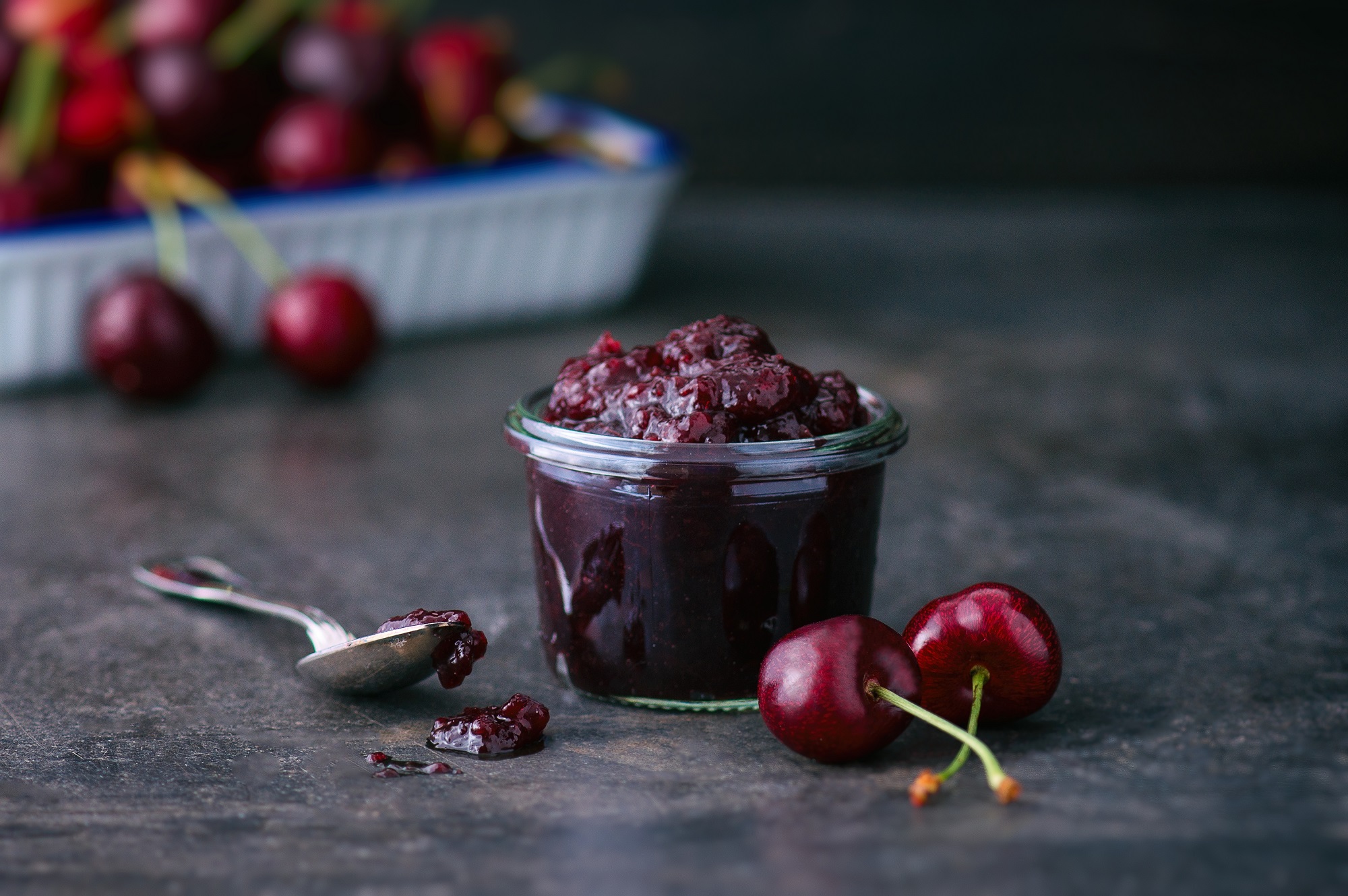 Schwarzwälder Kirschmarmelade: Frühstück mit Schuss - Leckerschmecker