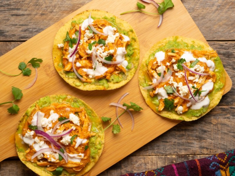 Mexikanische Leckerbissen: Chicken Tinga Tostadas