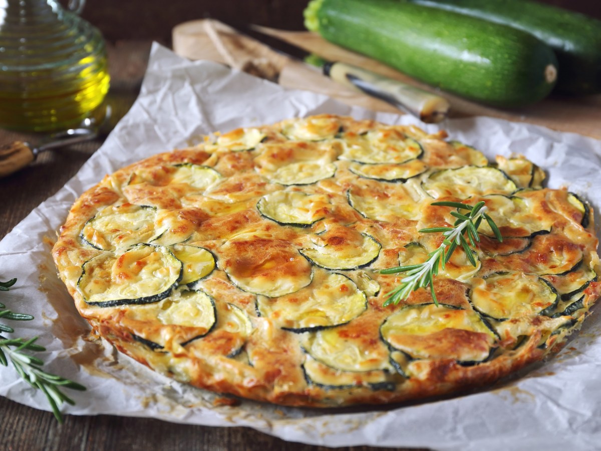 Zucchini-Scarpaccia: ein knuspriges Sommergericht aus Italien