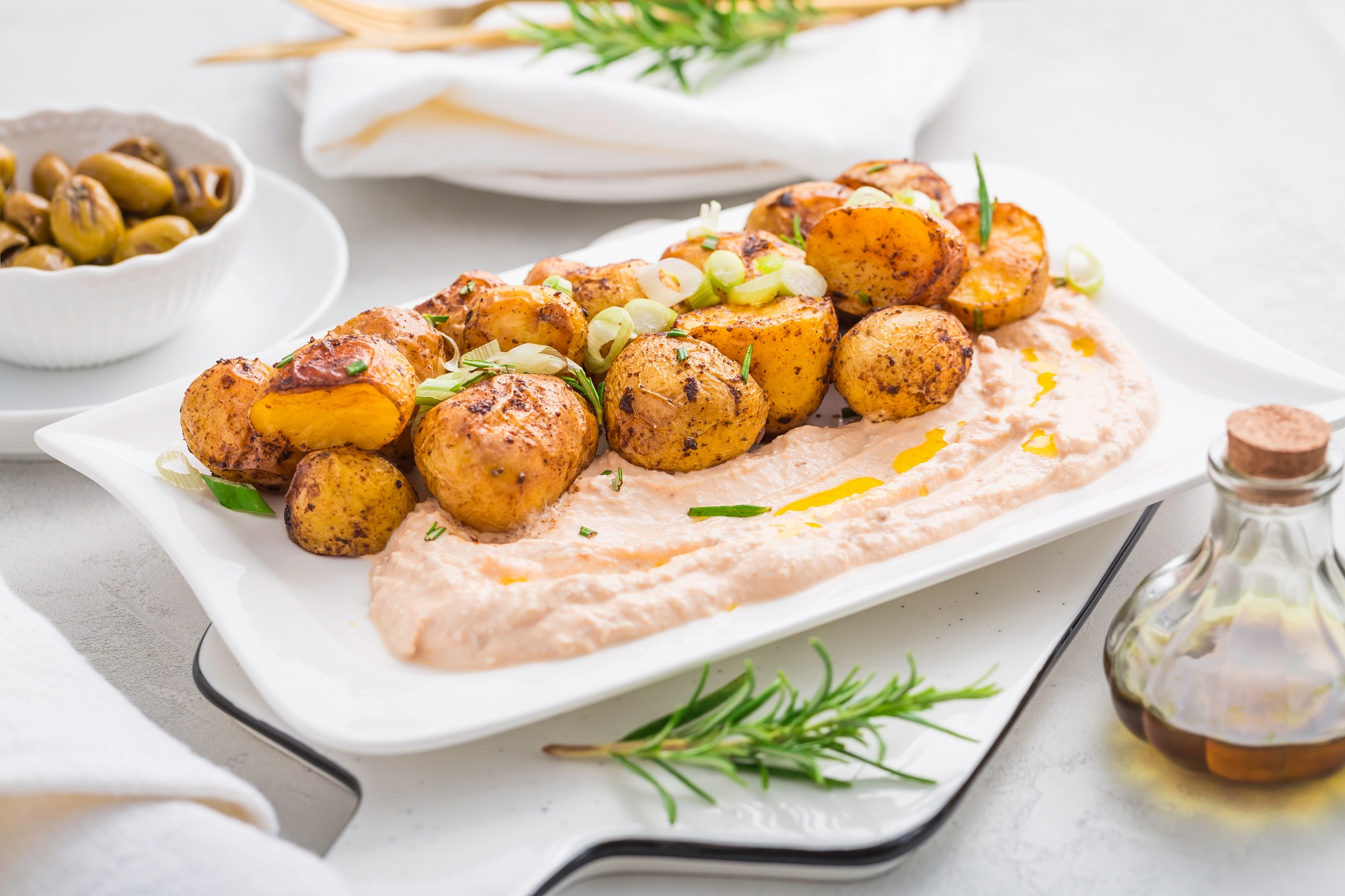 Fetacreme mit gebackenen Kartoffeln: mediterraner Genuss - Leckerschmecker