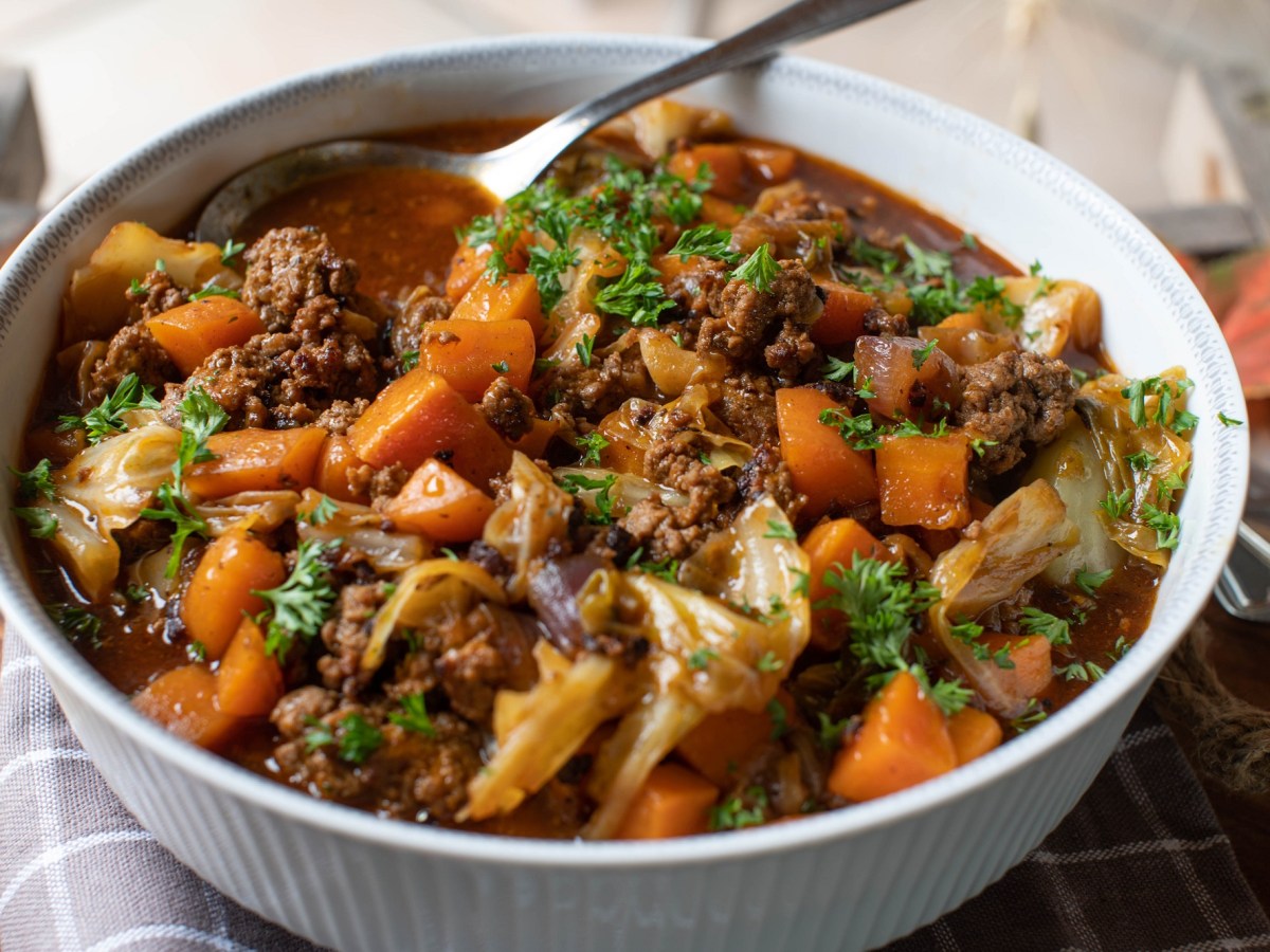 Chinakohl-Eintopf mit Hackfleisch: herbstlich, deftig, unwiderstehlich