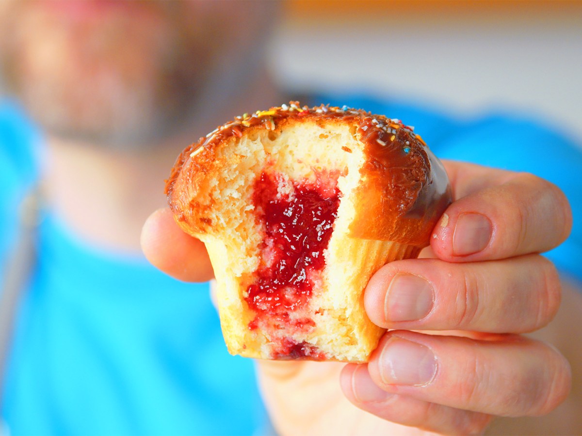 SÃ¼ÃŸe Krapfen-Muffins aus dem Airfryer mit Schoko-Ganache